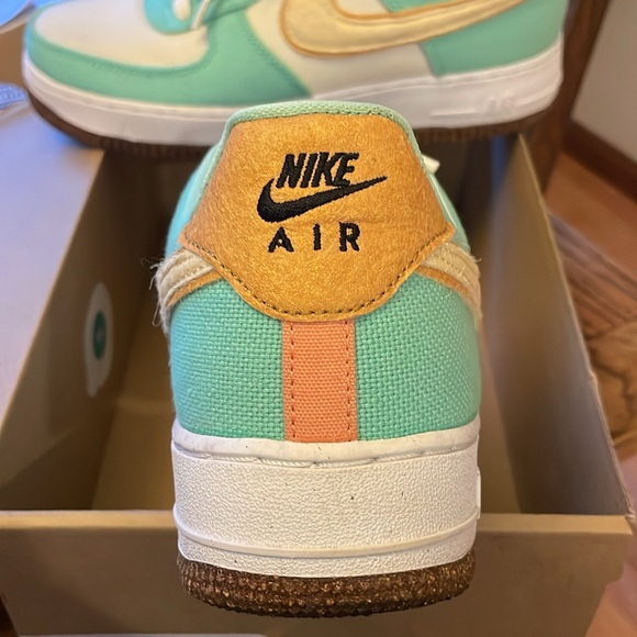 Nike - women’s Air Force 1 ‘07 lx green glow coconut milk size 9 nwt box - Picture 7 of 7